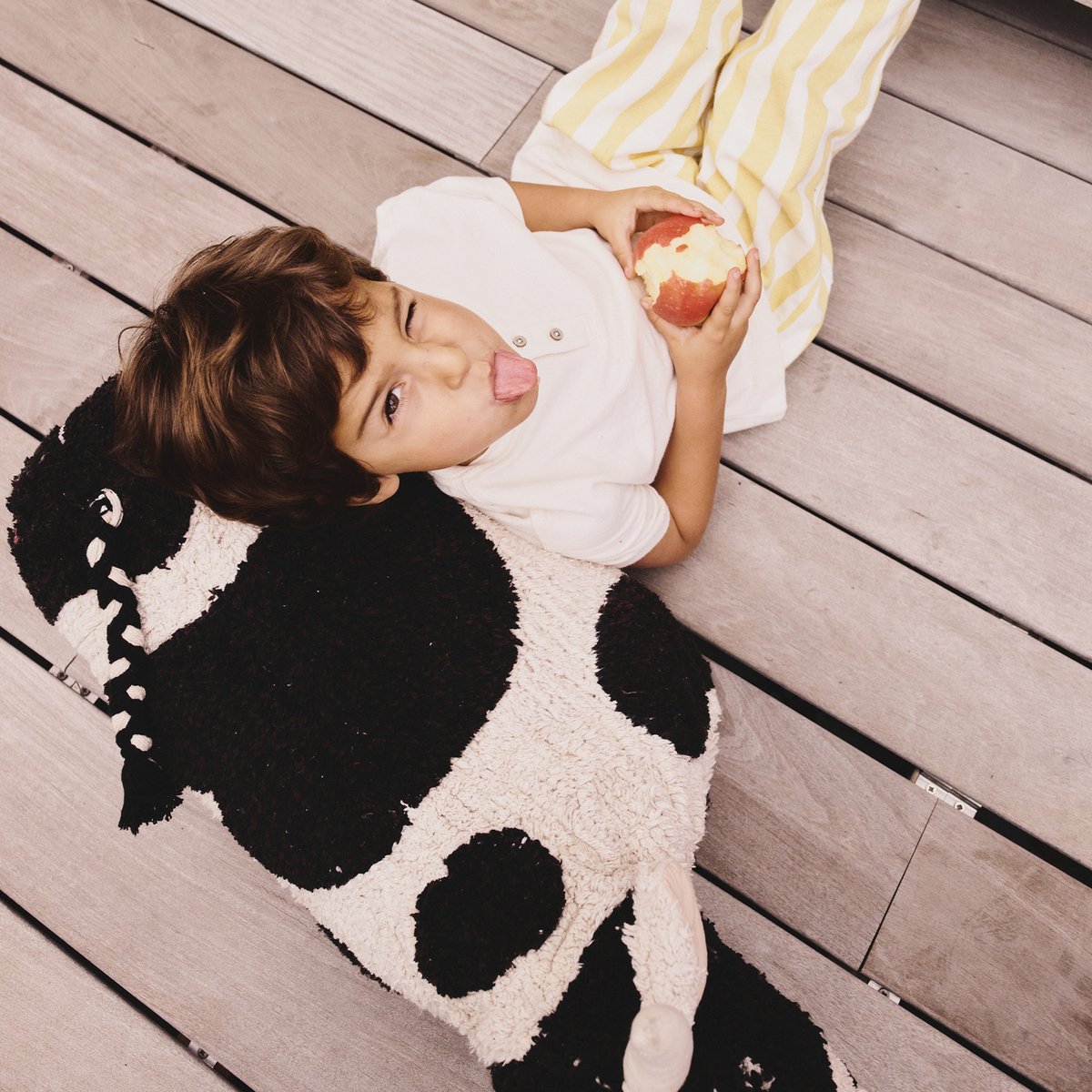 Pouf en coton Vache Lola PETALS & PALS naturel, grain de café, noir, rose, LORENA CANALS