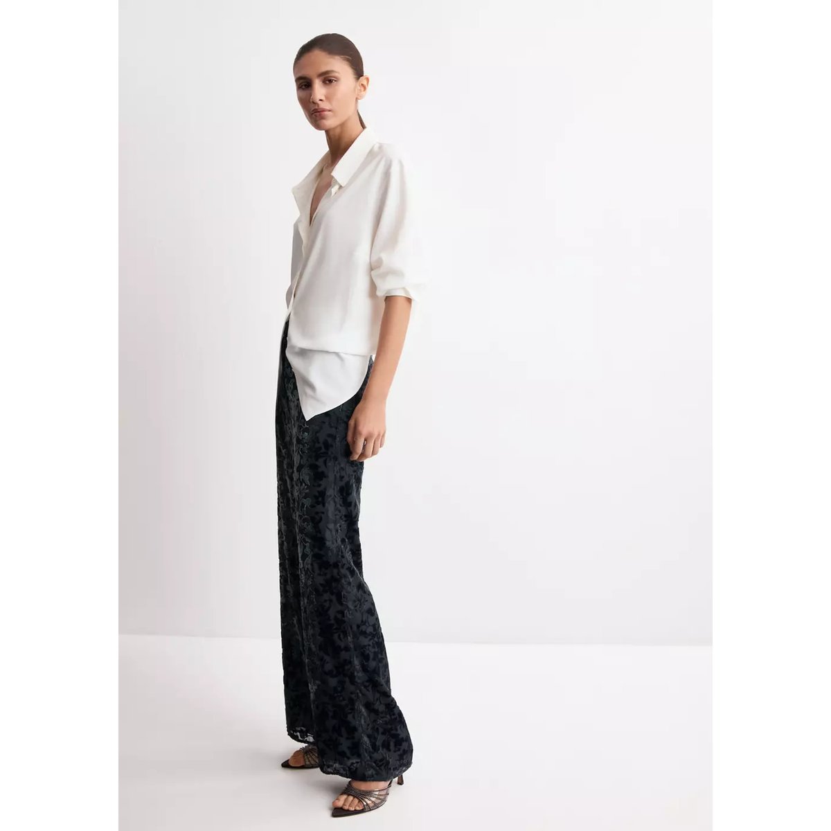 Pantalon droit dévoré bleu nuit, MANGO