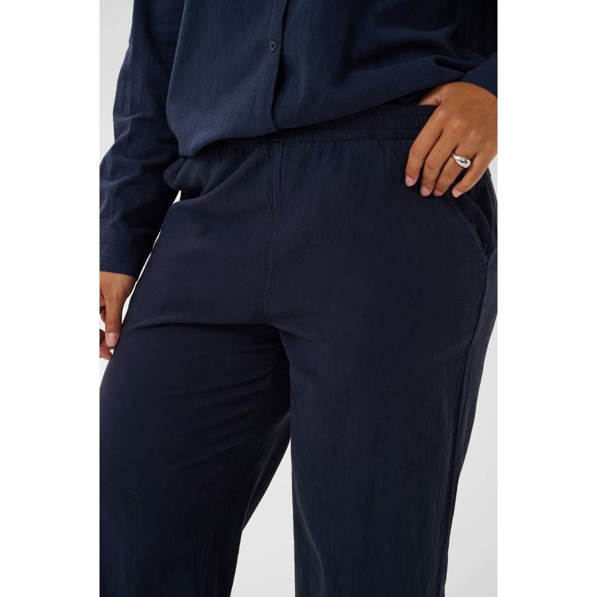 Pantalon casual bleu midnight marine, KAFFE CURVE