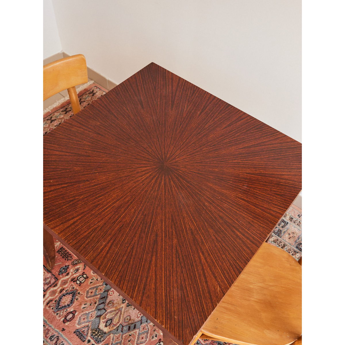 Table à manger en bois Karla N°1192 - Bon état bois clair, DEBONGOUT