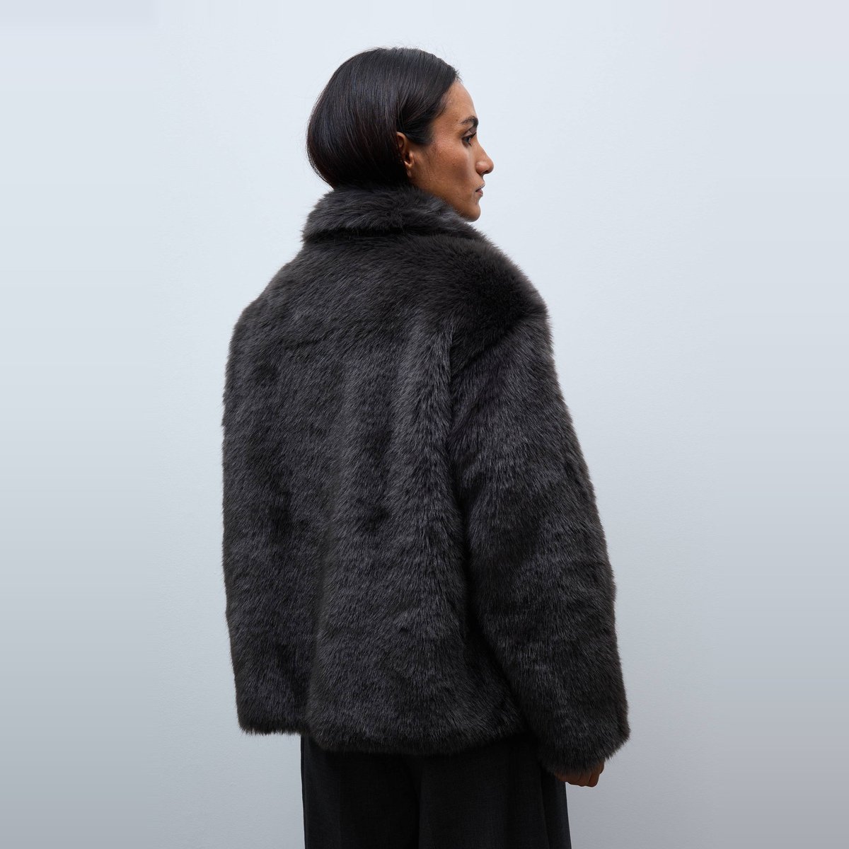Manteau court en imitation fourrure requin, MONOPRIX