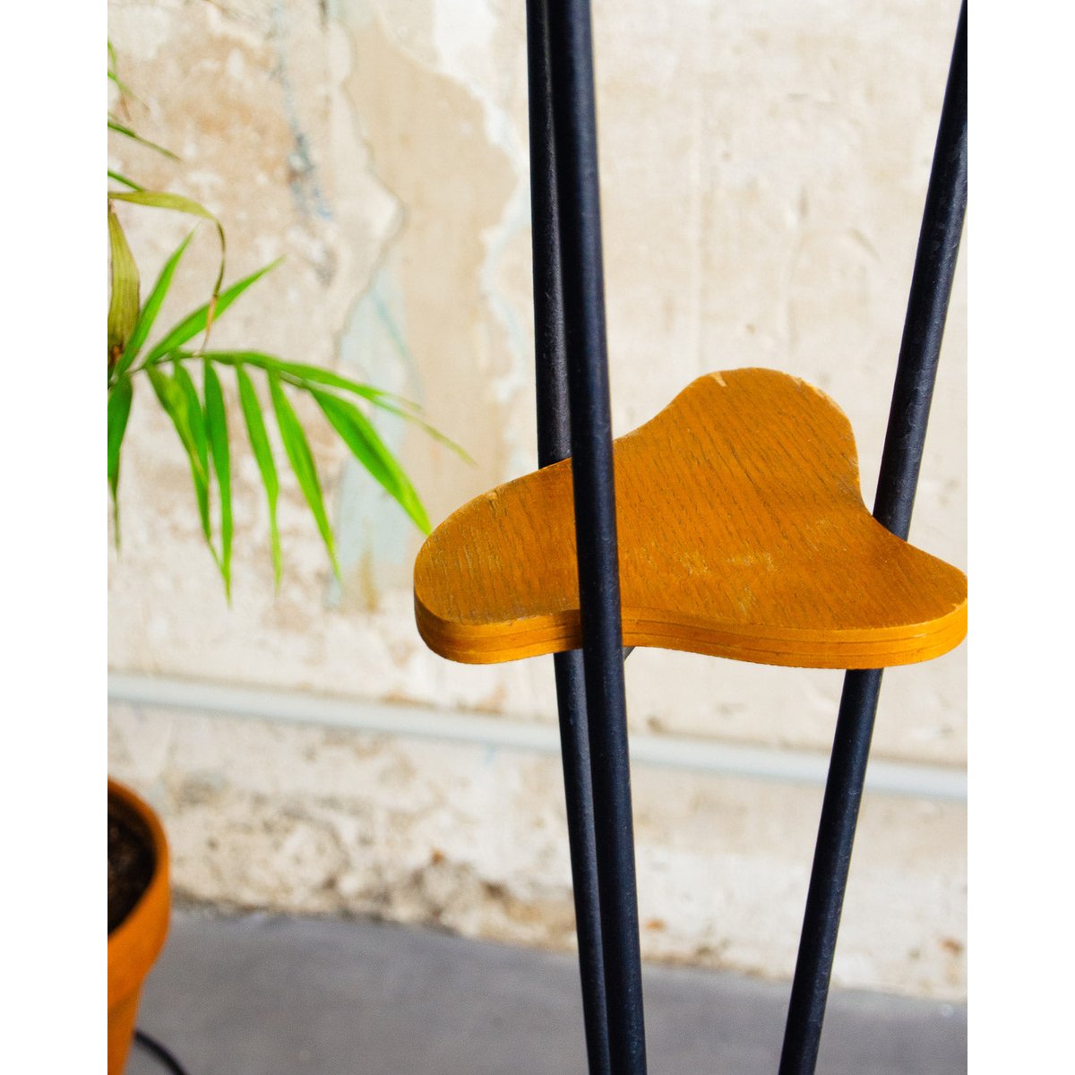 Lampadaire au triple abajour Julien N°374 - Bon état beige, DEBONGOUT