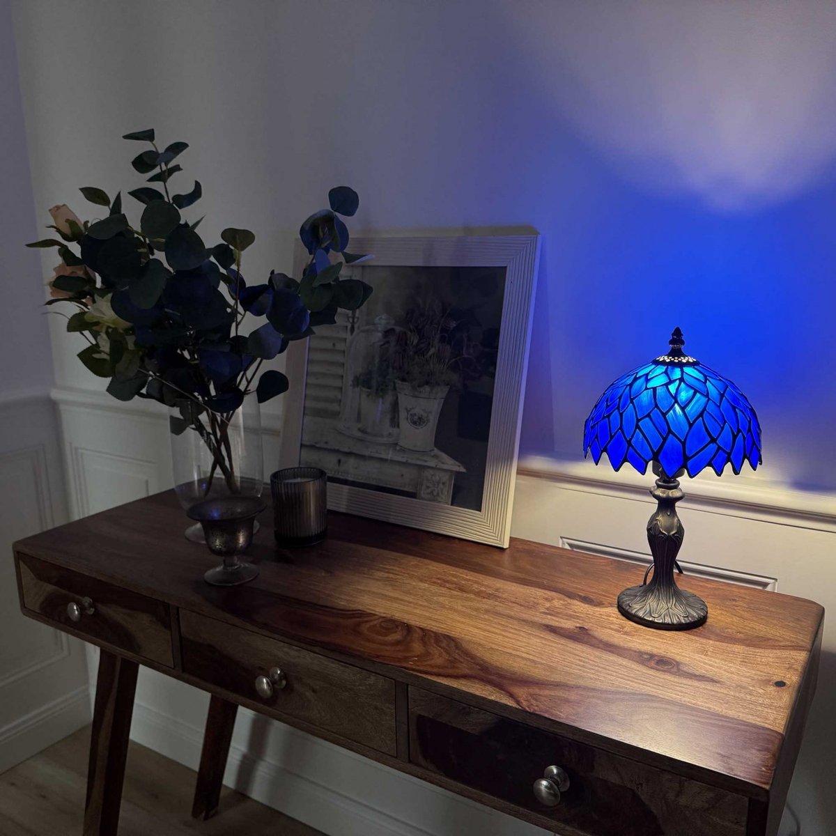 Lampe à poser petit modèle en verre mosaïque, TIFFANY CAMILLE bleu roi, C-CREATION