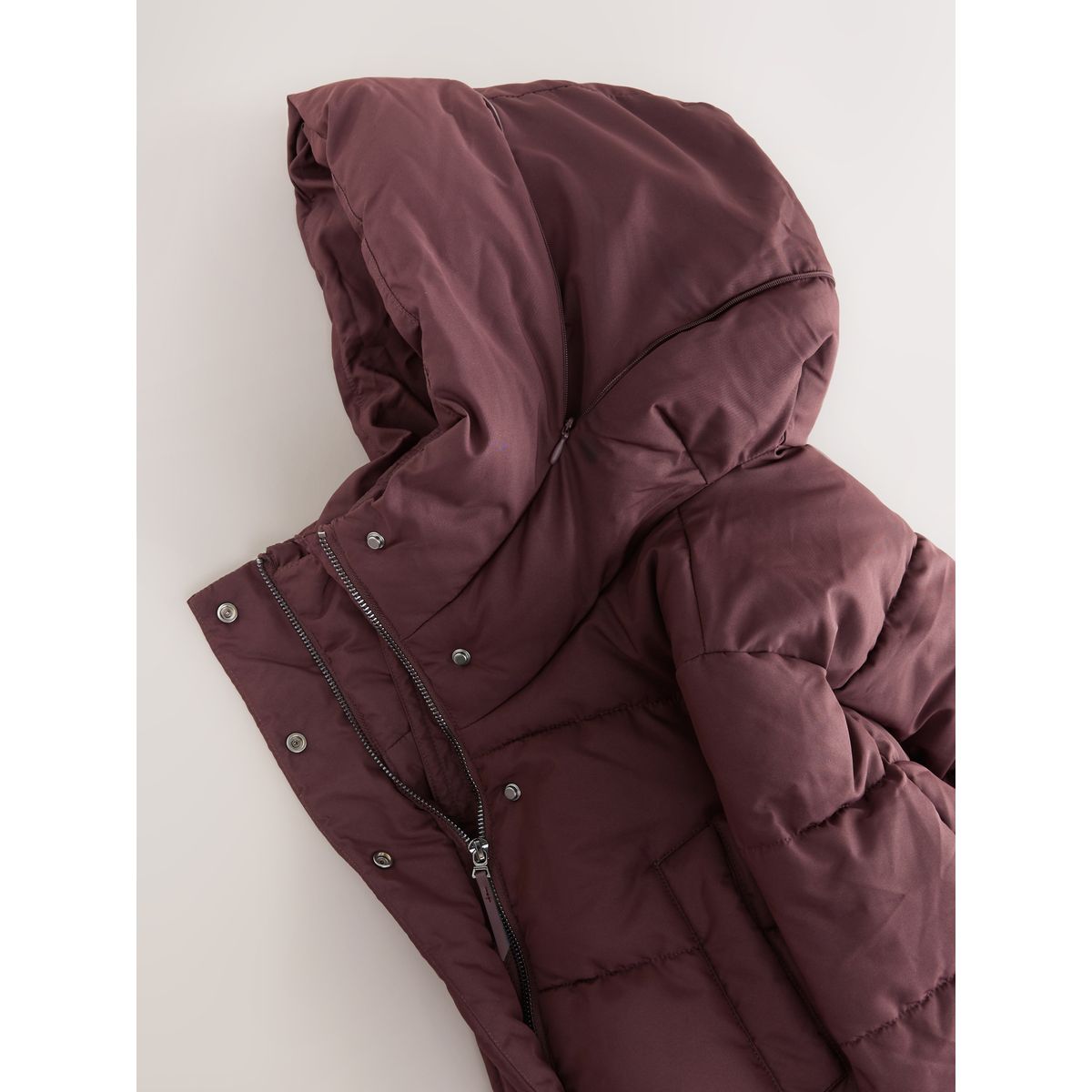 Manteau à capuche rembourré déperlant bordeaux, NEXT