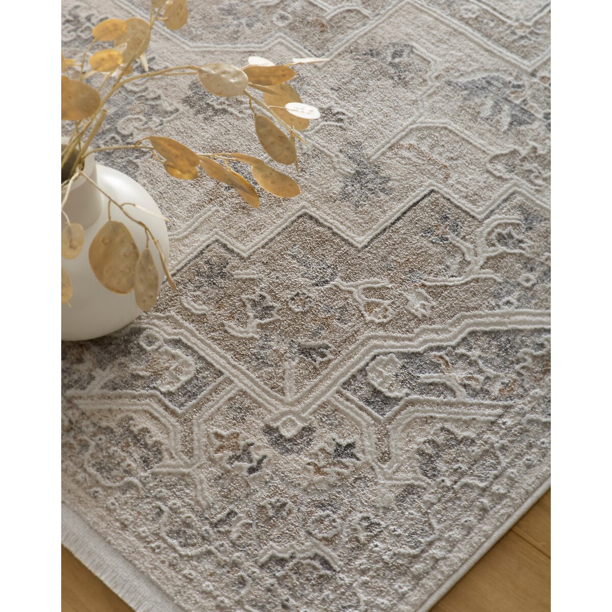 Opulent Bijou Antique Style Rug cream, ORIGIN