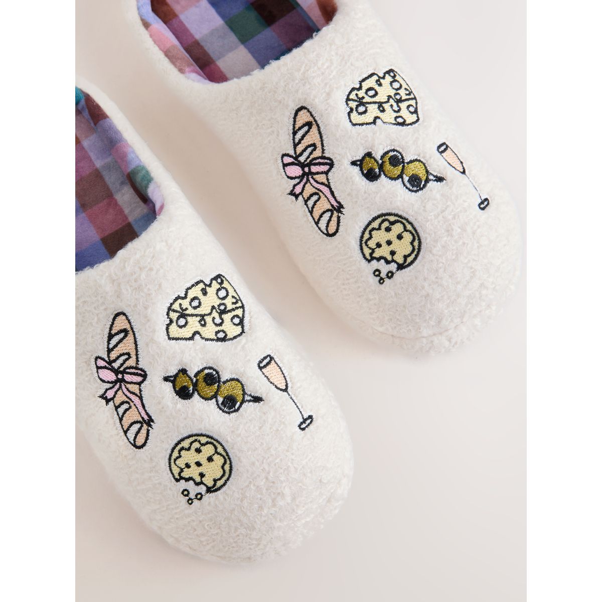 Chaussons mules en peau lainée crème, NEXT