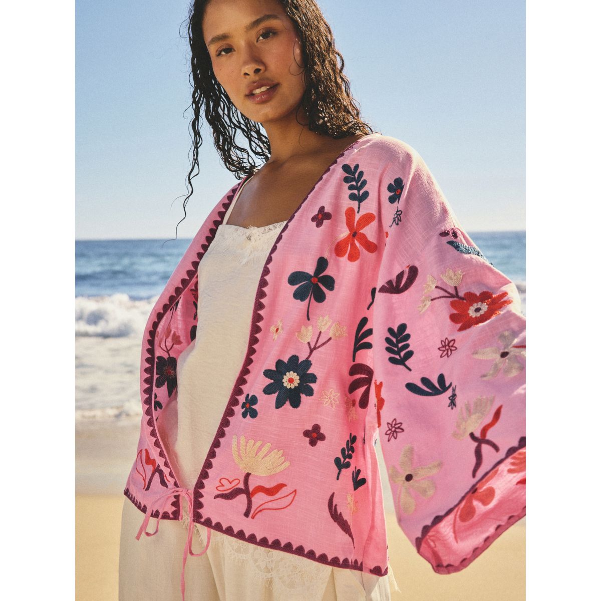 Veste à nouer sur le devant floral brodé rose, NEXT