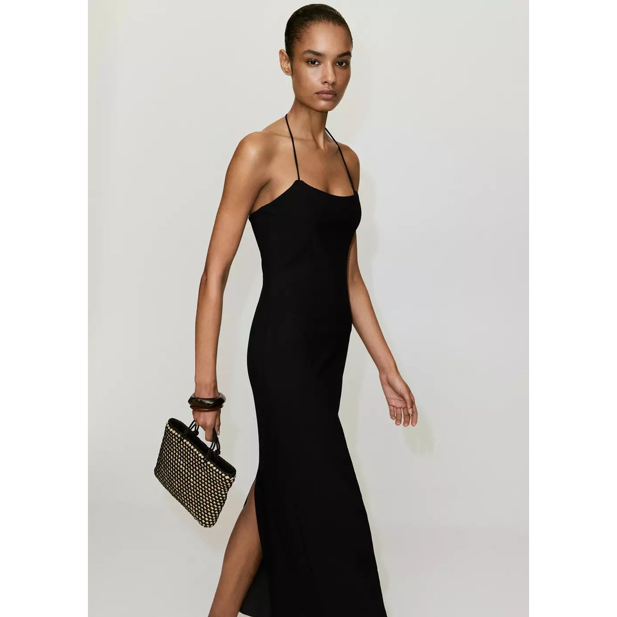 Robe cintrée à col halter noir, MANGO