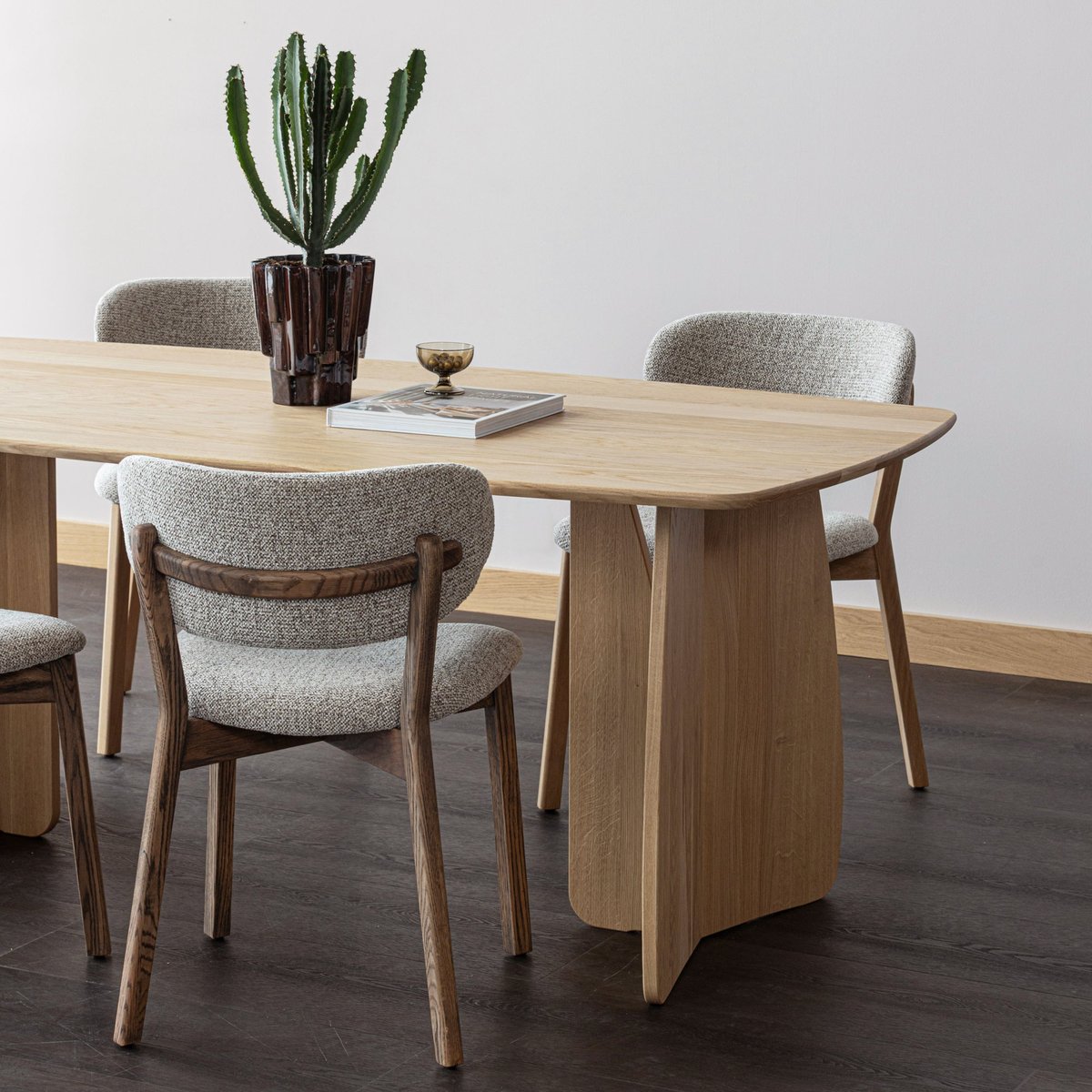 Lot de 2 chaises de table en polyester UDAR marron, WOOOD
