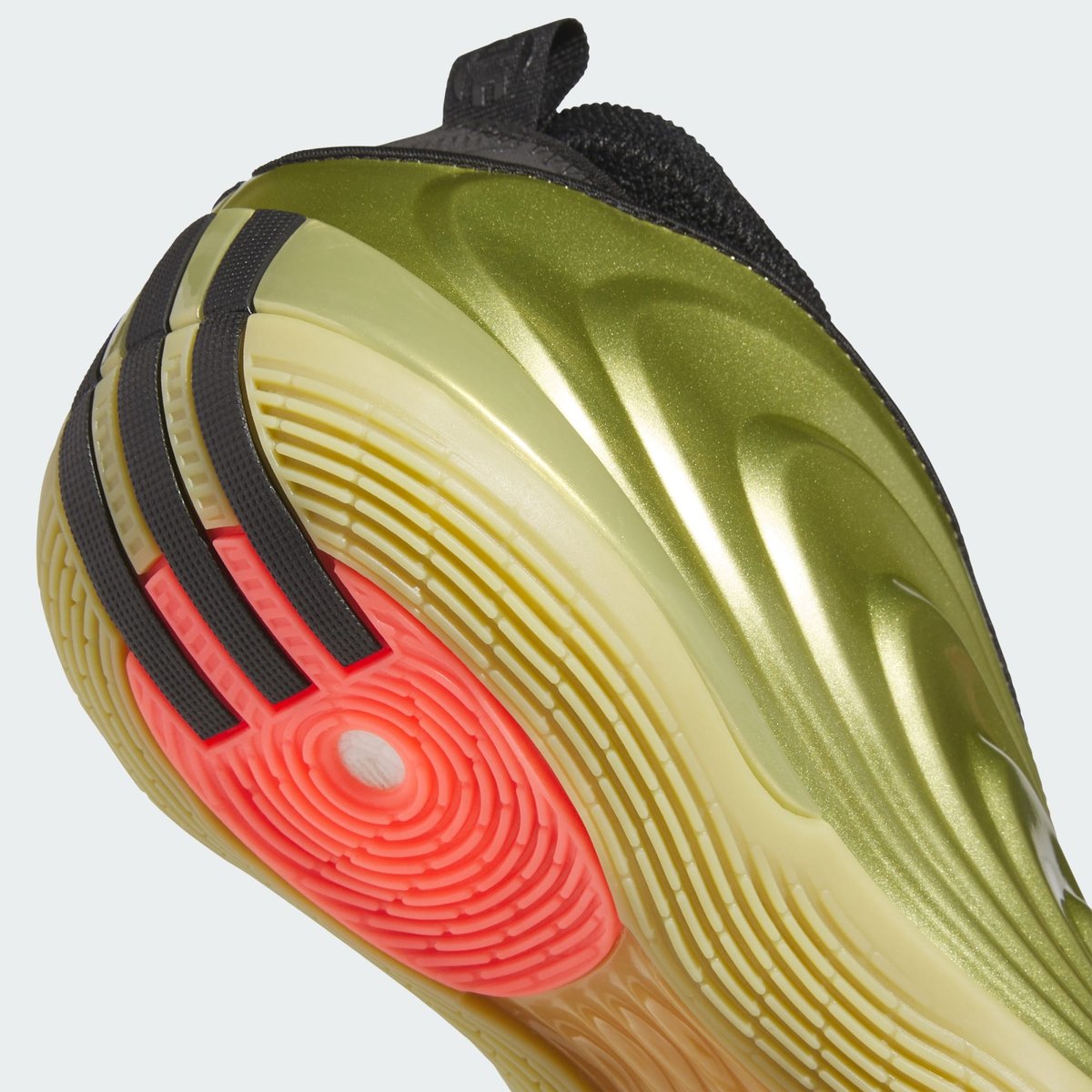 Chaussure Harden Volume 10 Chaussure Harden Volume 10 gold metallic / core black / solar turbo, adidas Performance