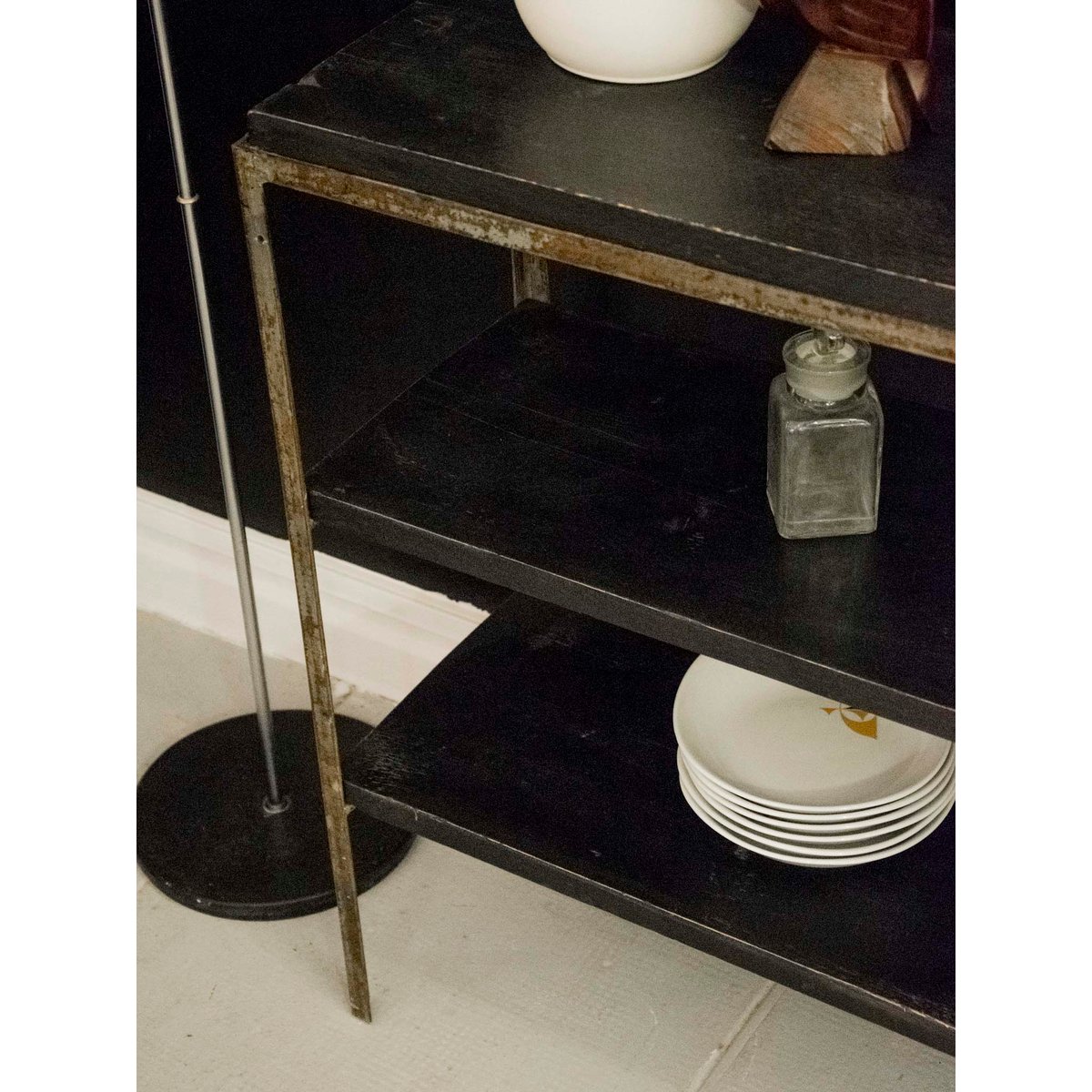 Étagère-console aux lignes industrielles Isabelle N°313 - Bon état noir, DEBONGOUT