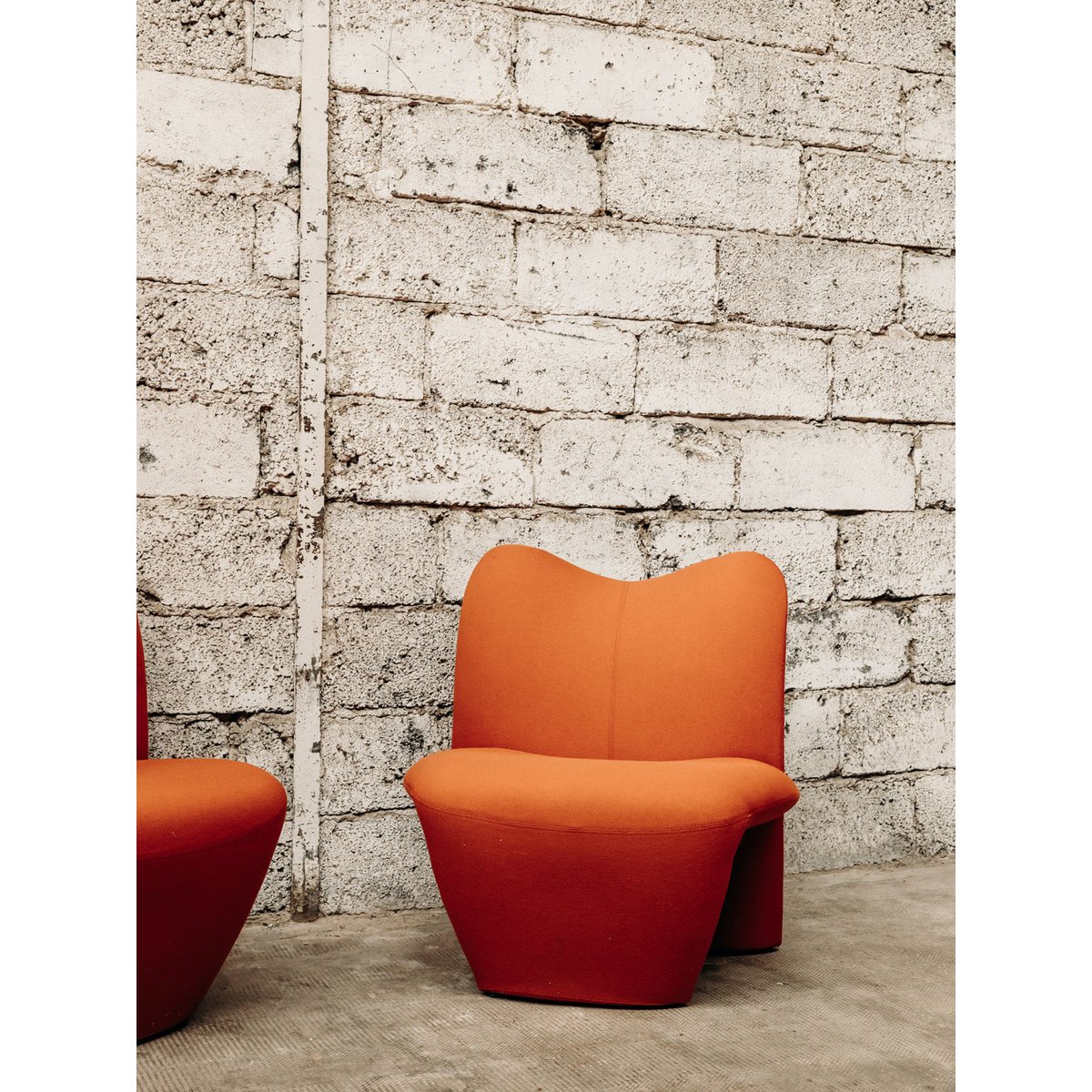 Paire de fauteuils Peter Wheeler Jakob N°453 - Bon état rose - rouge, DEBONGOUT