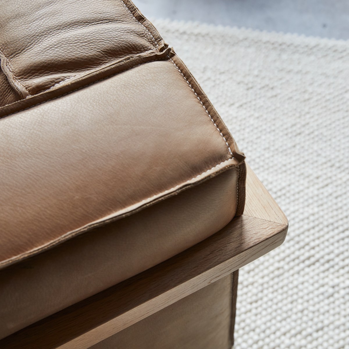 Fauteuil en Cuir massif, COBBELWOOD marron, TIKAMOON