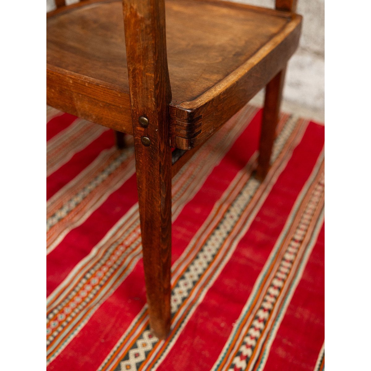 Fauteuil administratif en bois Ernest N°1503 - Bon état marron, DEBONGOUT