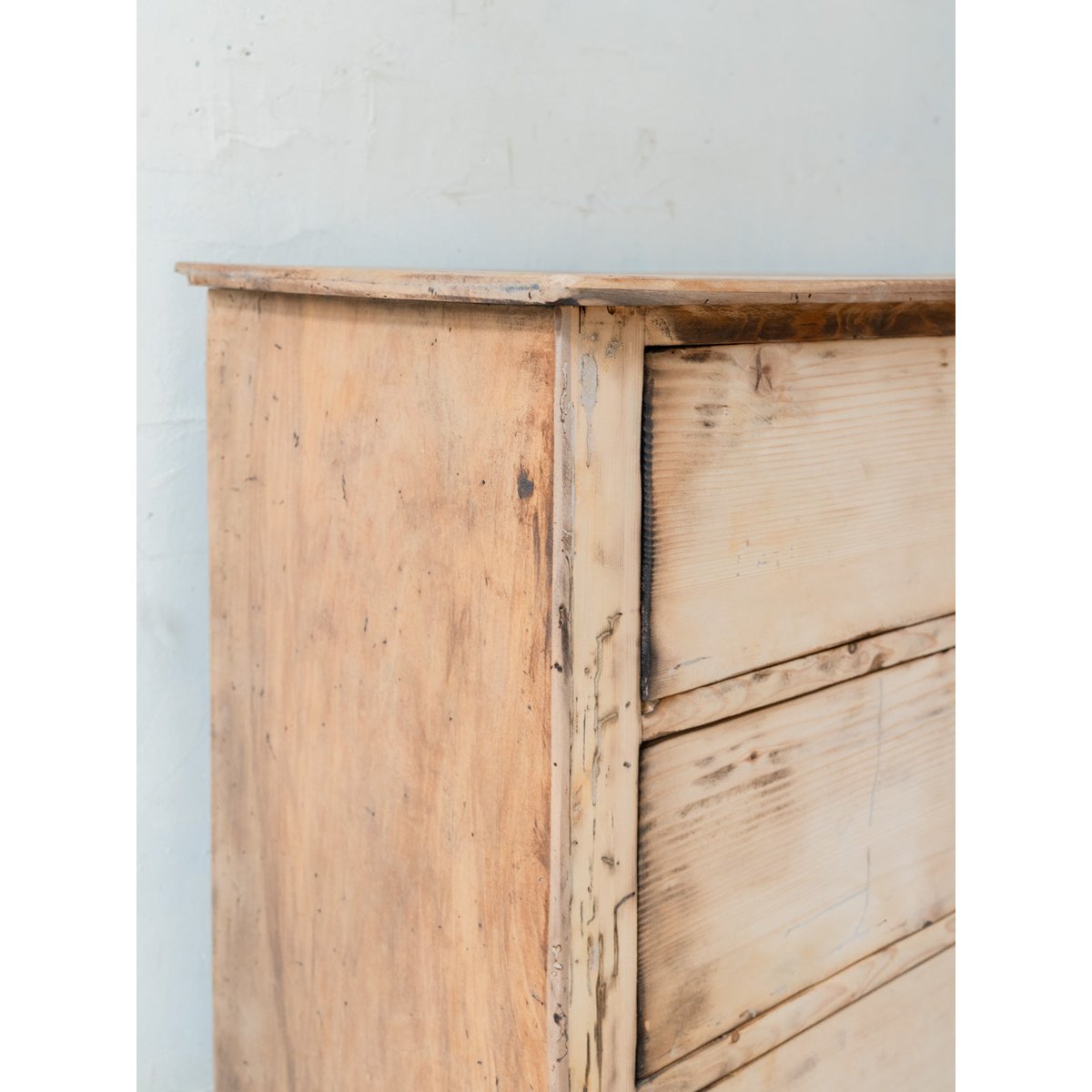 Commode ancienne en bois Garance N°737 - Bon état bois clair, DEBONGOUT
