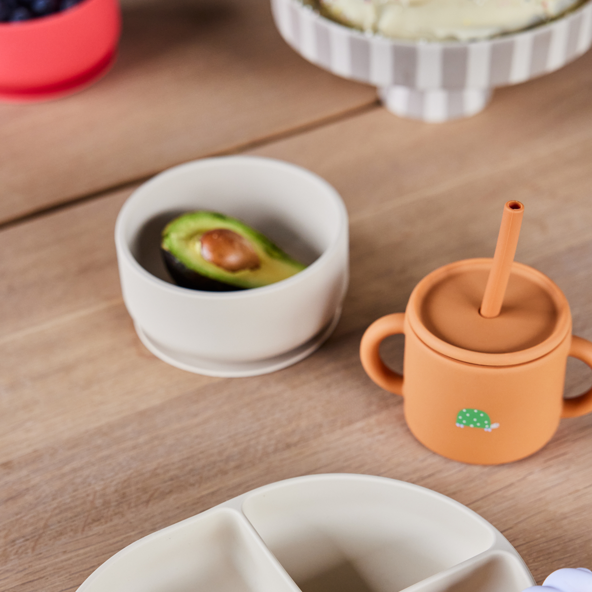 Assiette en silicone MINI beige, OYOY LIVING DESIGN