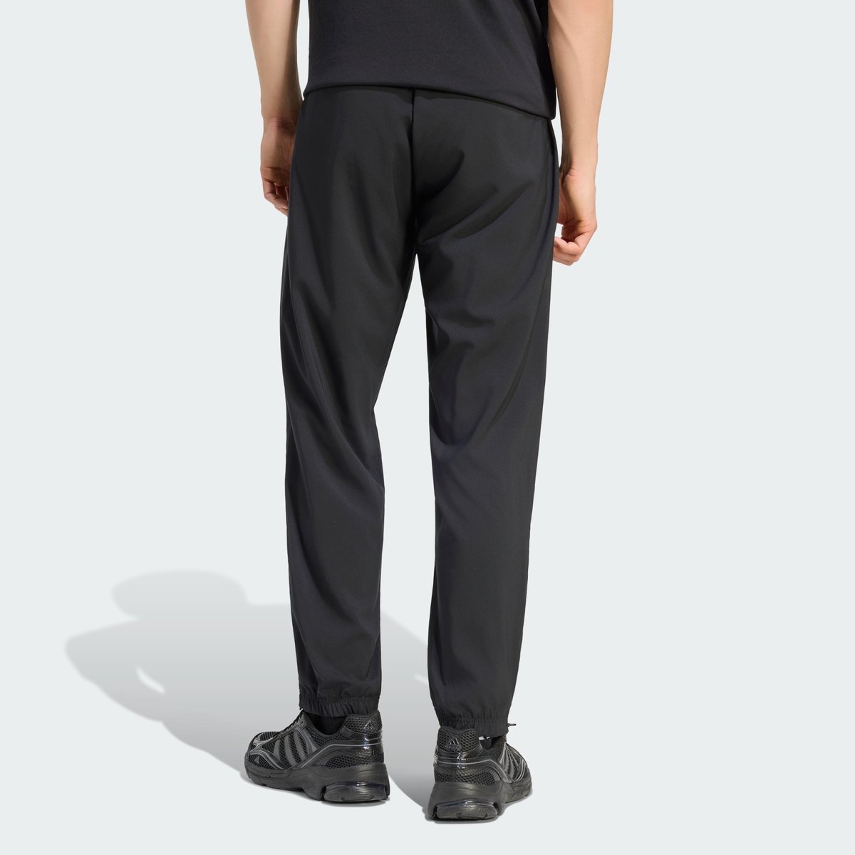 Pantalon Bord-Côte Fuselé Tissé Petit Logo Essentials Stanford Lite Pantalon Bord-Côte Fuselé Tissé Petit Logo Essentials Stanford Lite black / white, ADIDAS SPORTSWEAR