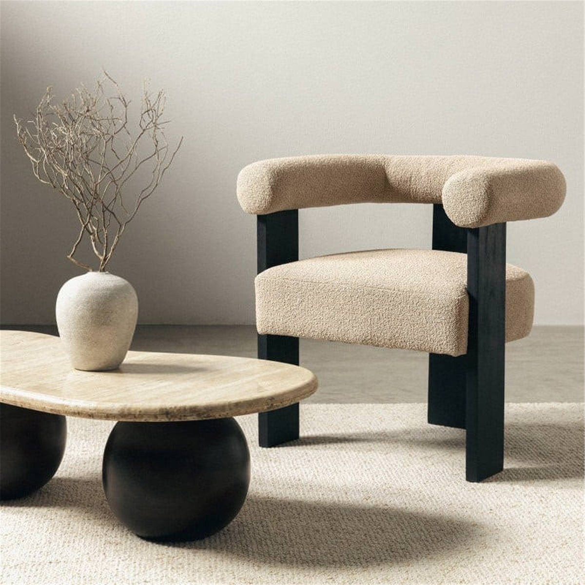 Chaise tapissée collection MARGARET, Bois beige clair, noir et détail doré, RECOLLECTION