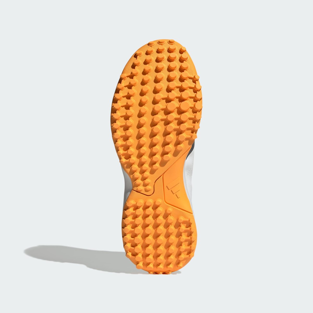 Chaussure De Cricket Howzat Spikeless cloud white / aurora onix / lucid tangerine, adidas Performance