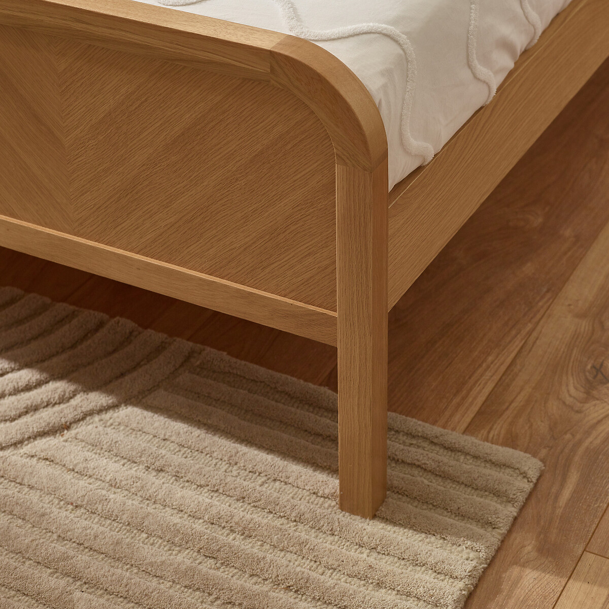Mavi Chevron Oak Bed natural oak, SO'HOME