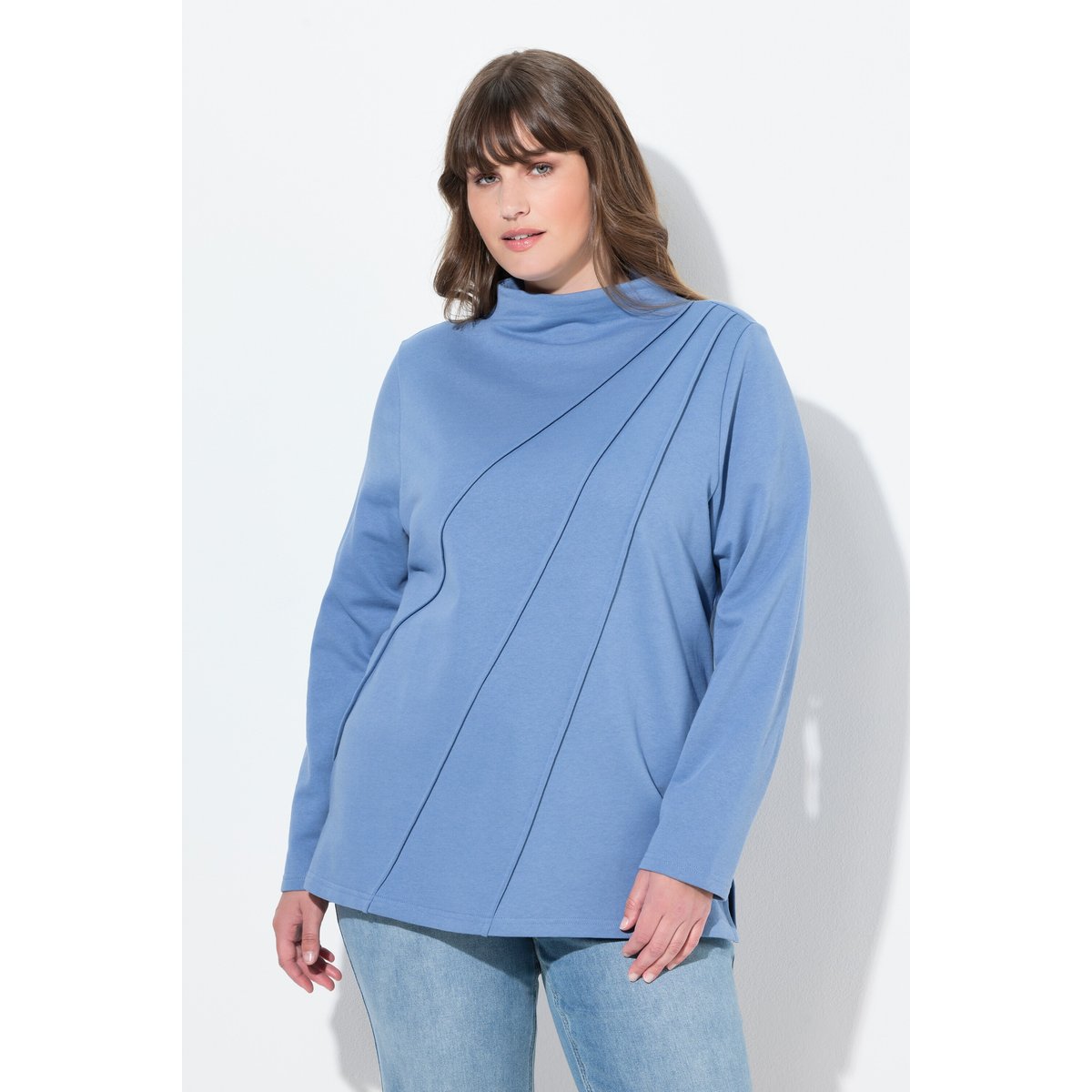 Sweat-shirt en coton bio. Col montant bleu bleuet, ULLA POPKEN