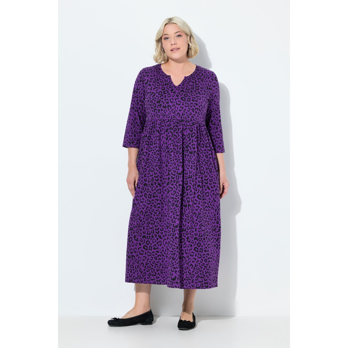 Robe en jersey à coupe évasée. Col tunisien violet, ULLA POPKEN
