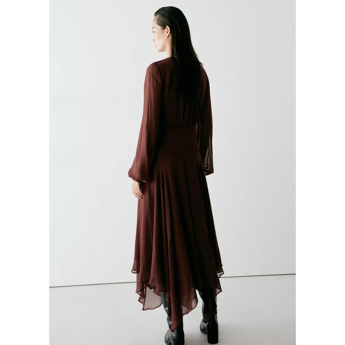 Robe en mousseline bas asymétrique cerise, MANGO