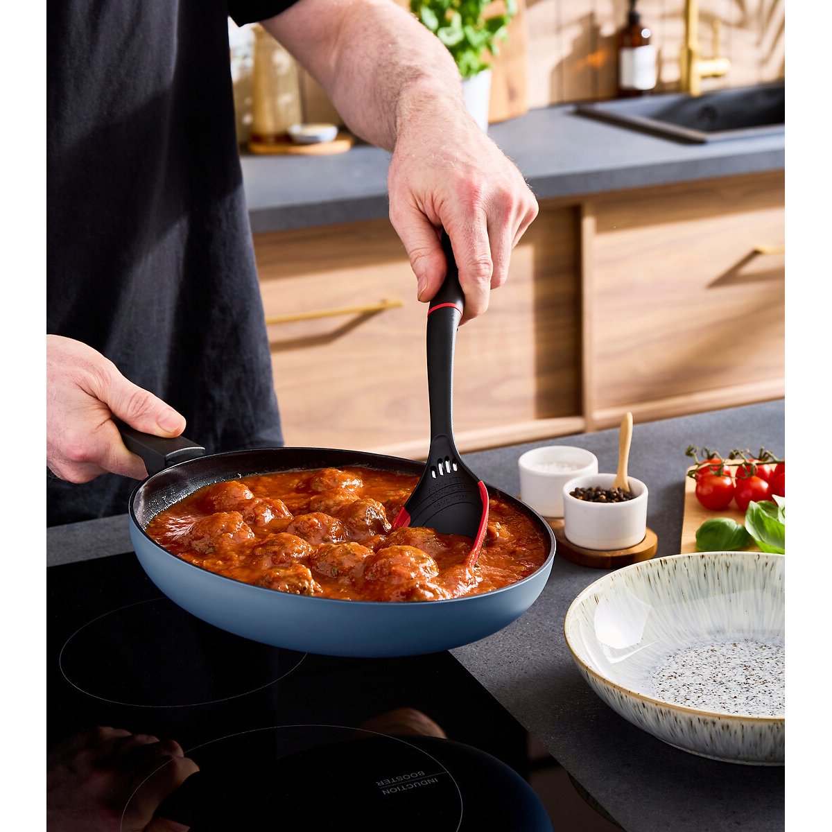 24cm Recycled Aluminium Frying Pan blue, MORPHY RICHARDS