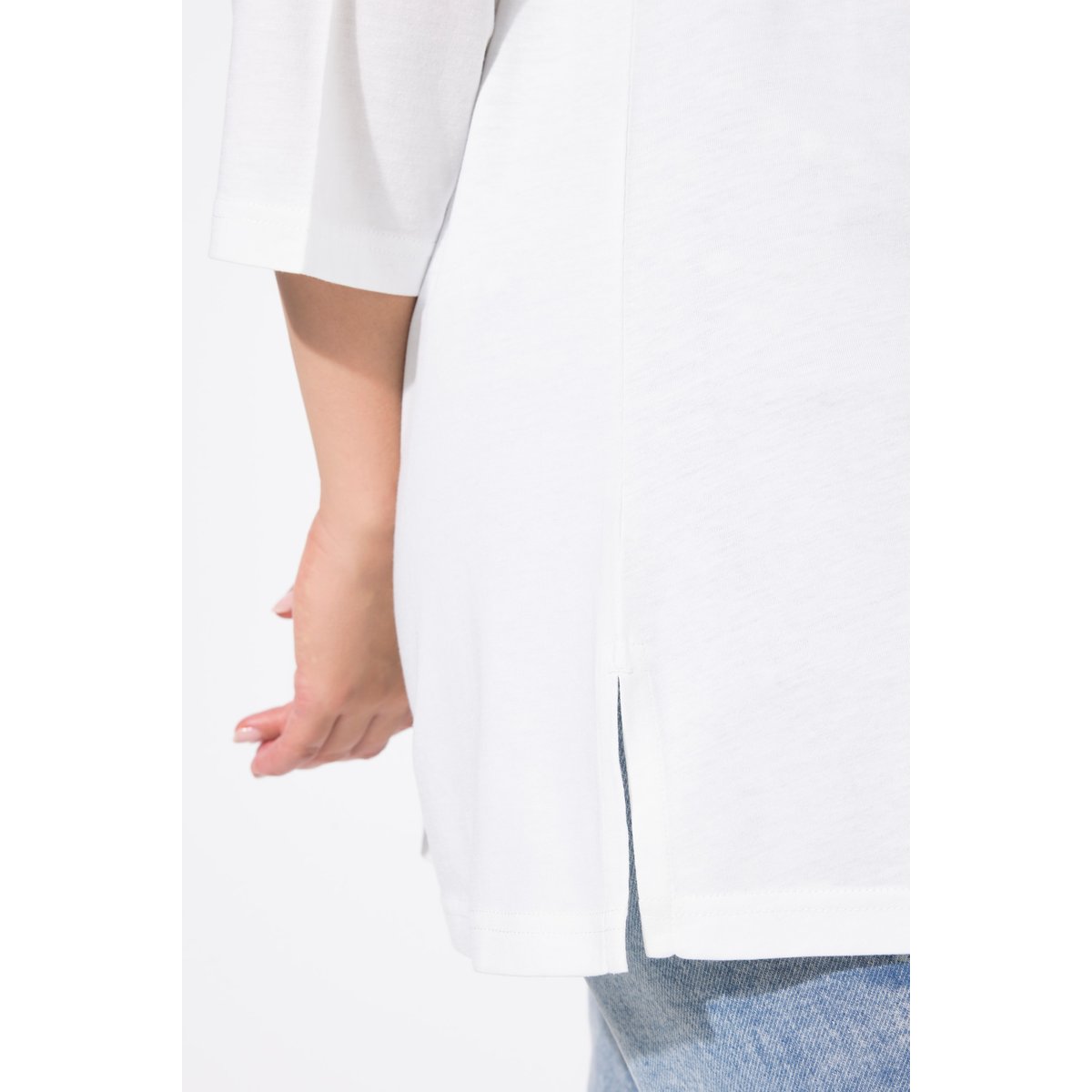 T-shirt à fleurs, col en V et manches 3/4 blanc cassé, ULLA POPKEN