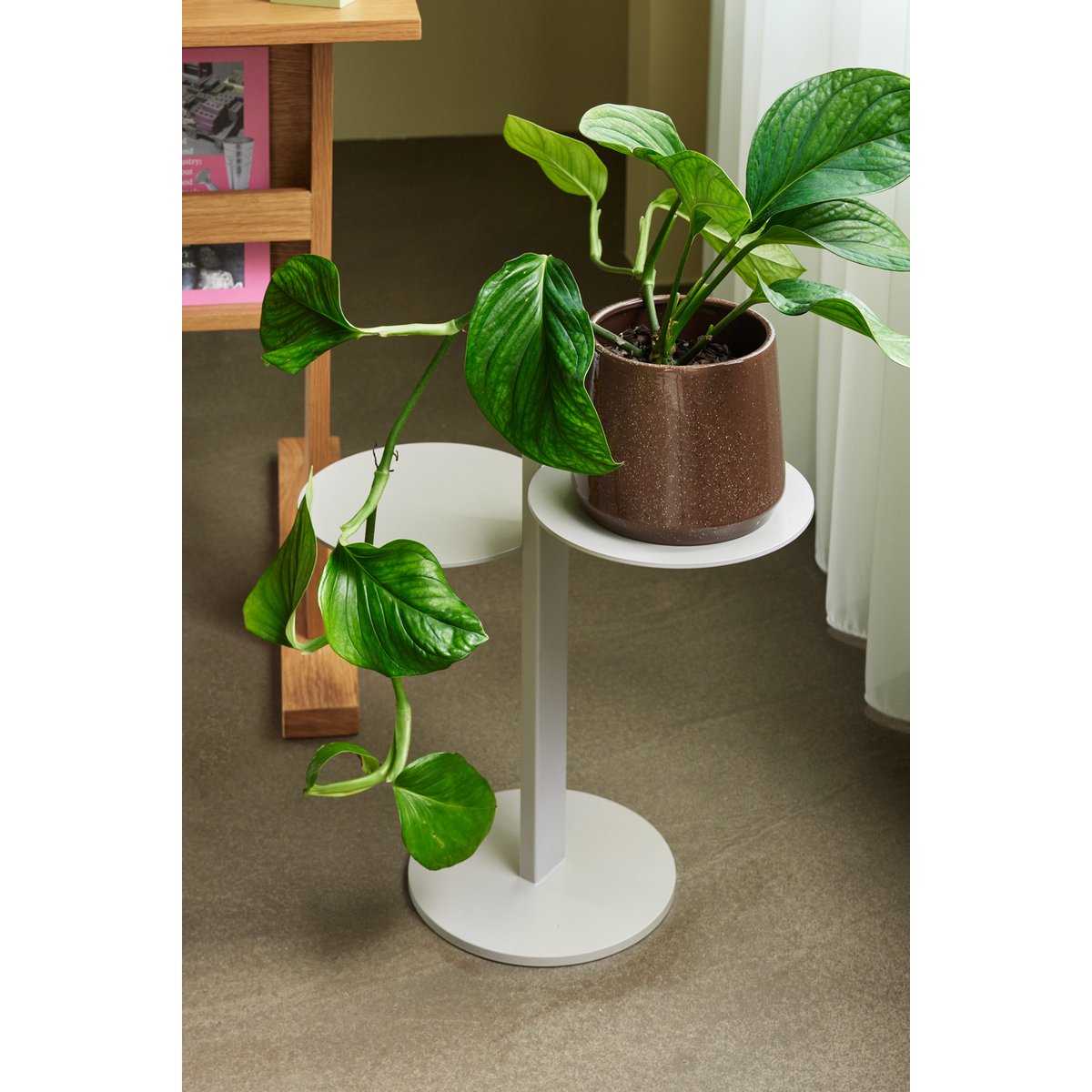 Table d'appoint en fer PLATFORM sable, HUBSCH