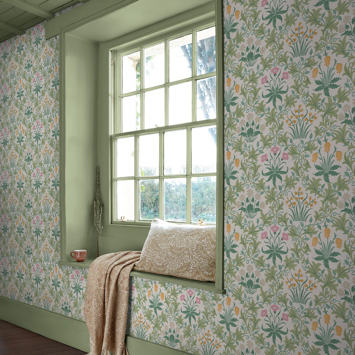 Papier peint fleuri Celandine Spring Garden vert, rose, jaune, WILLIAM MORRIS AT HOME