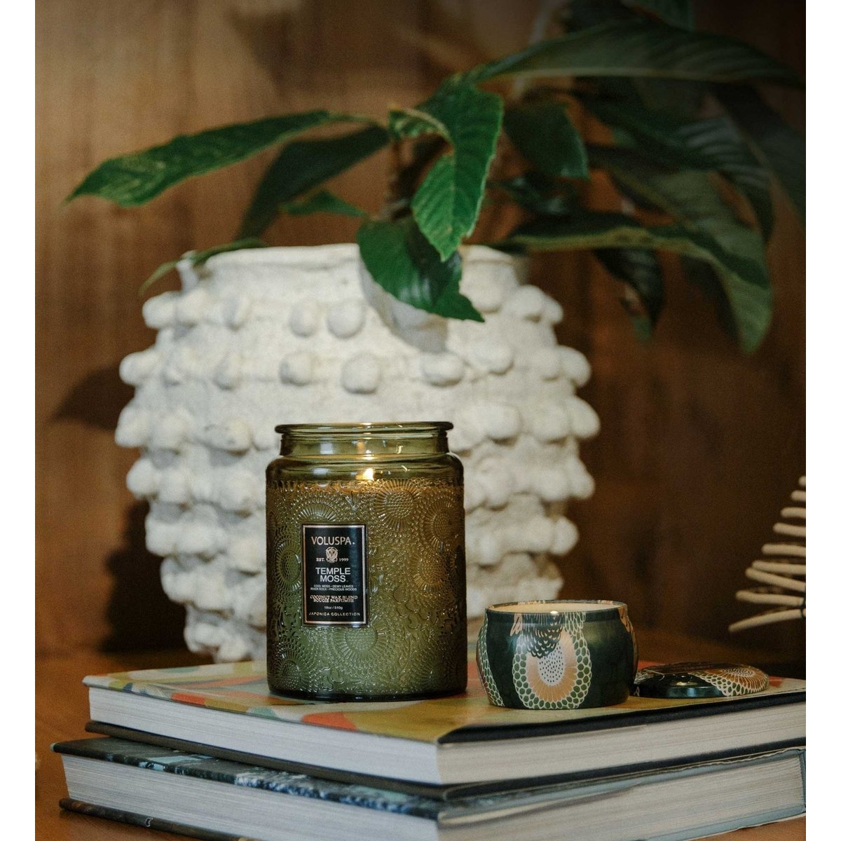Bougie parfumée pot en verre temple moss 510 g vert, VOLUSPA