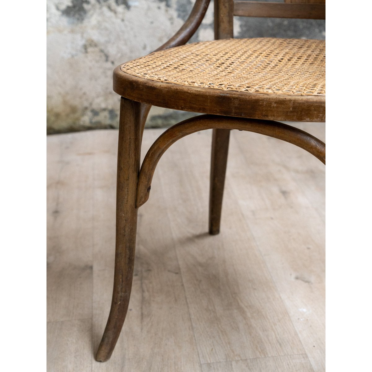 Fauteuil en cannage et bois courbé Ernest N°1623 - Bon état bois foncé, DEBONGOUT