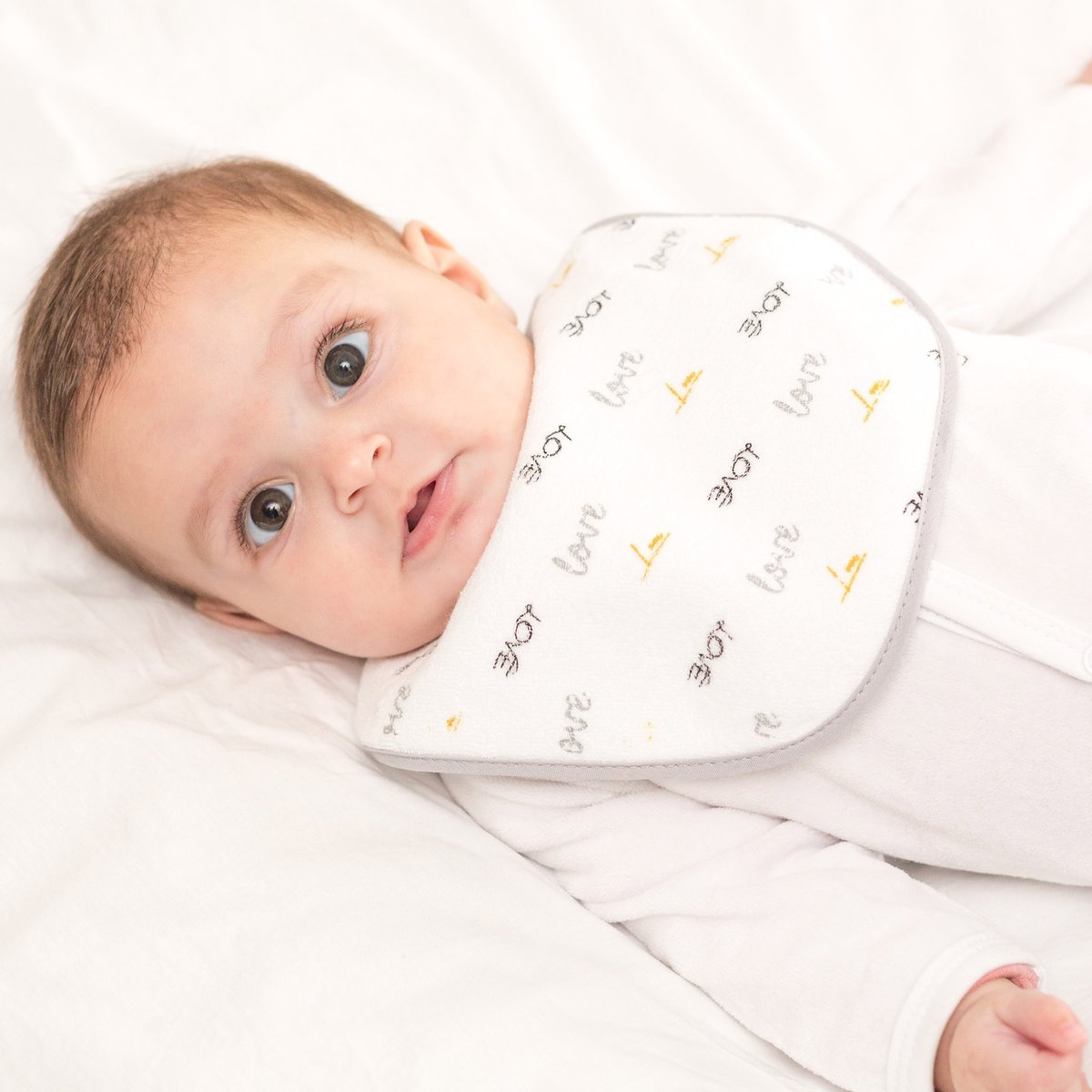 Lot de 7 bavoirs bébé amarillo, TROIS KILOS SEPT