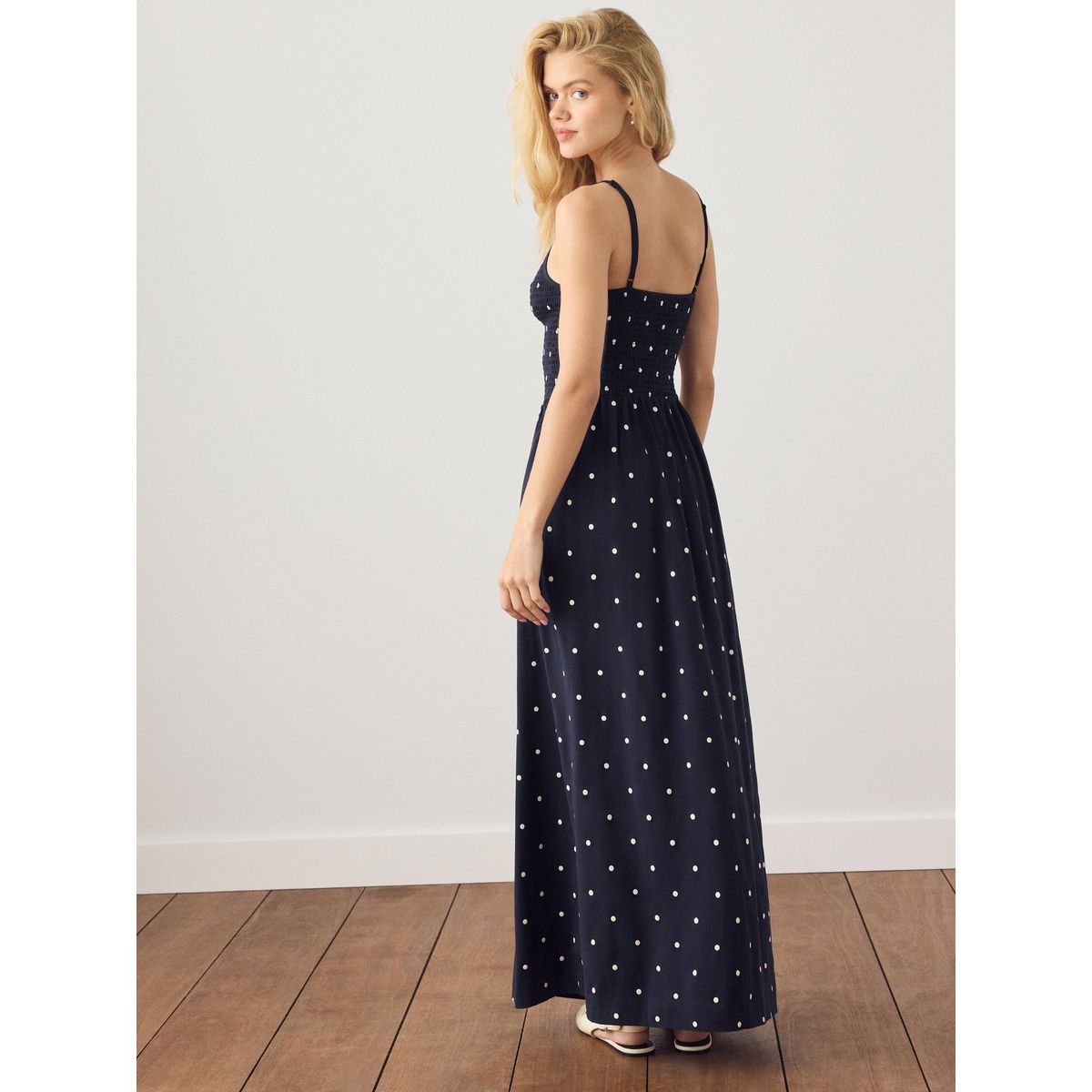 Robe longue froncée à bretelles bleu marine à pois, NEXT