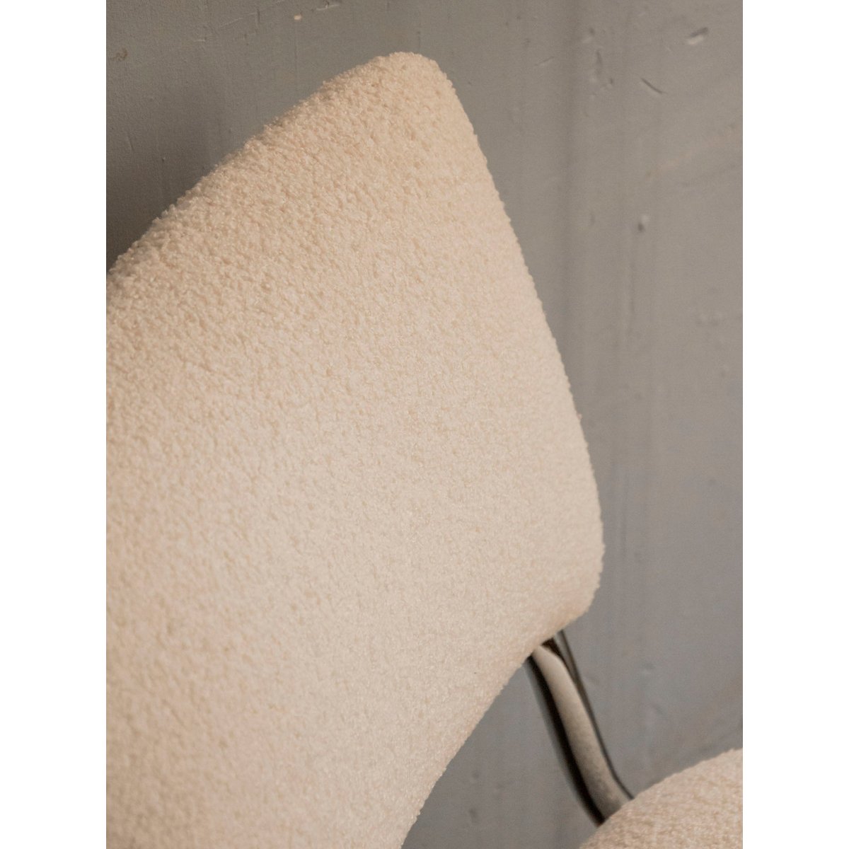 Fauteuil restauré au tissu bouclette Jakob N°1266 - Bon état blanc, DEBONGOUT