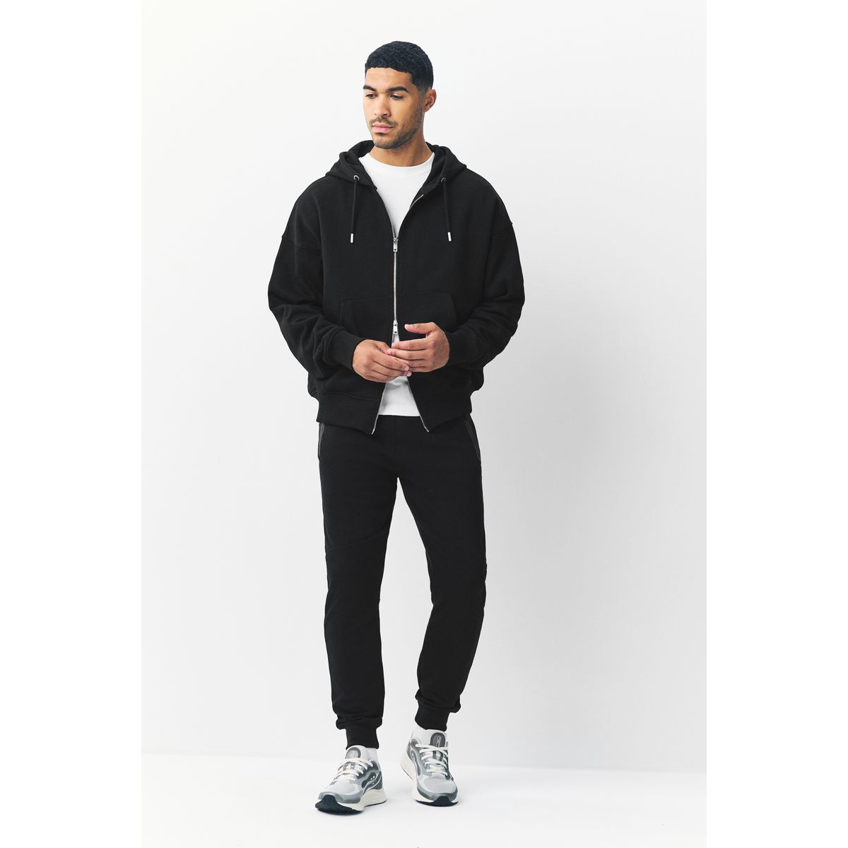 Jogging slim en maille interlock noir, NEXT