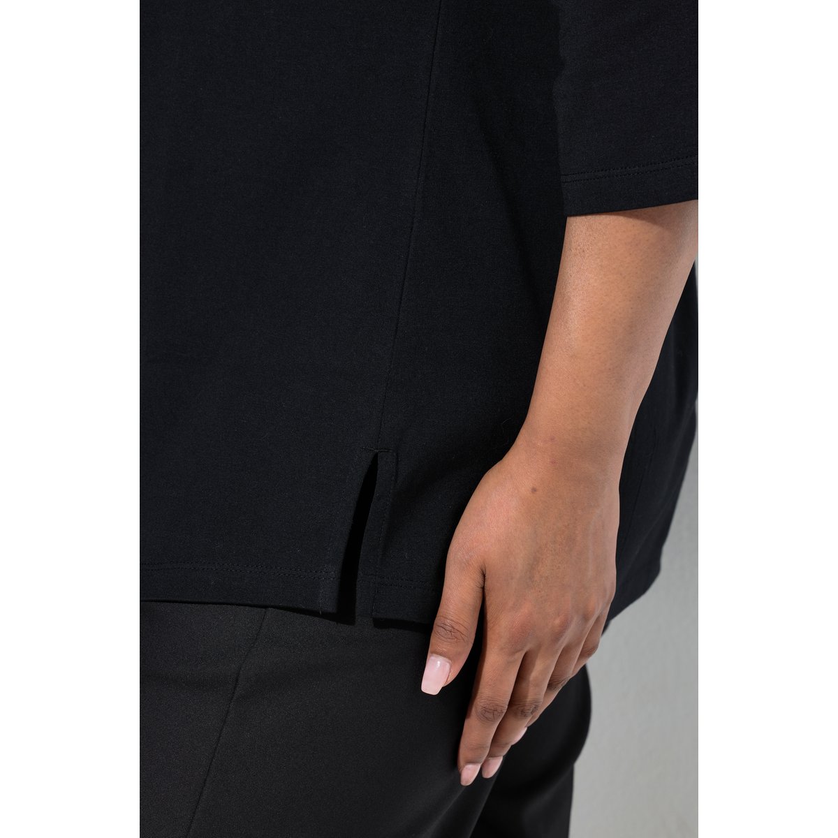 T-shirt avec broderie ajourée noir, ULLA POPKEN