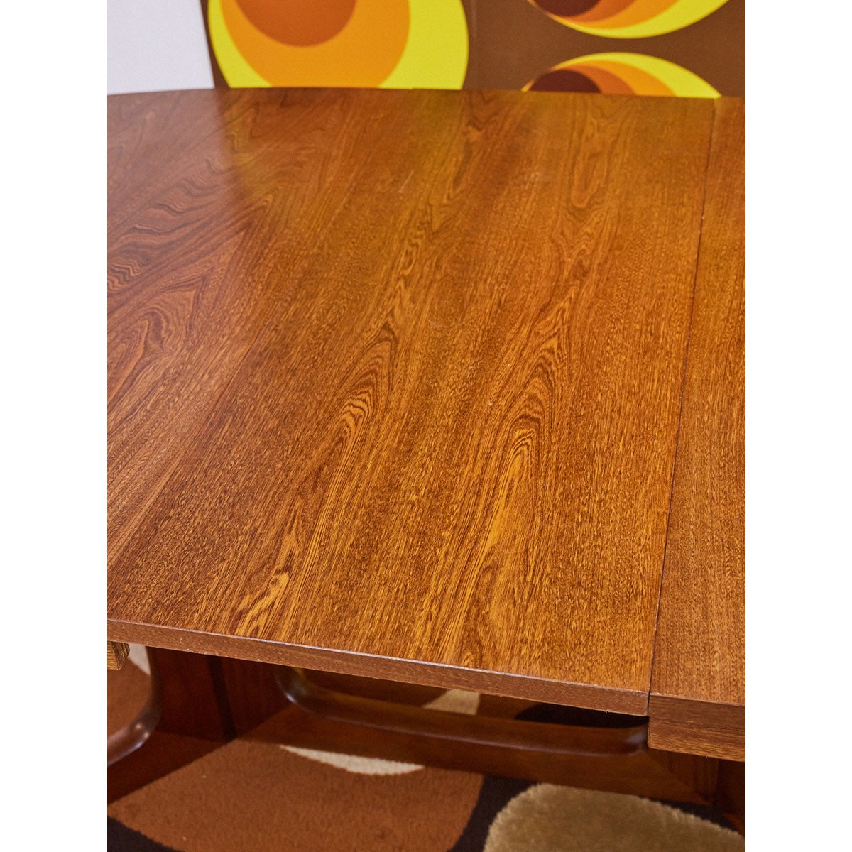 Table à manger en teck Karla N°1123 - Bon état bois clair, DEBONGOUT