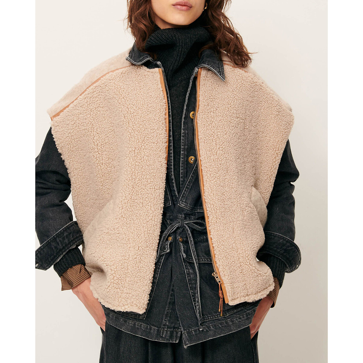 Mounty Sleeveless Sherpa Jacket beige, SESSUN