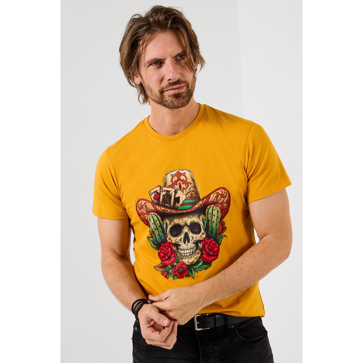 T-shirt graphique cartes et crâne jaune, JOE BROWNS