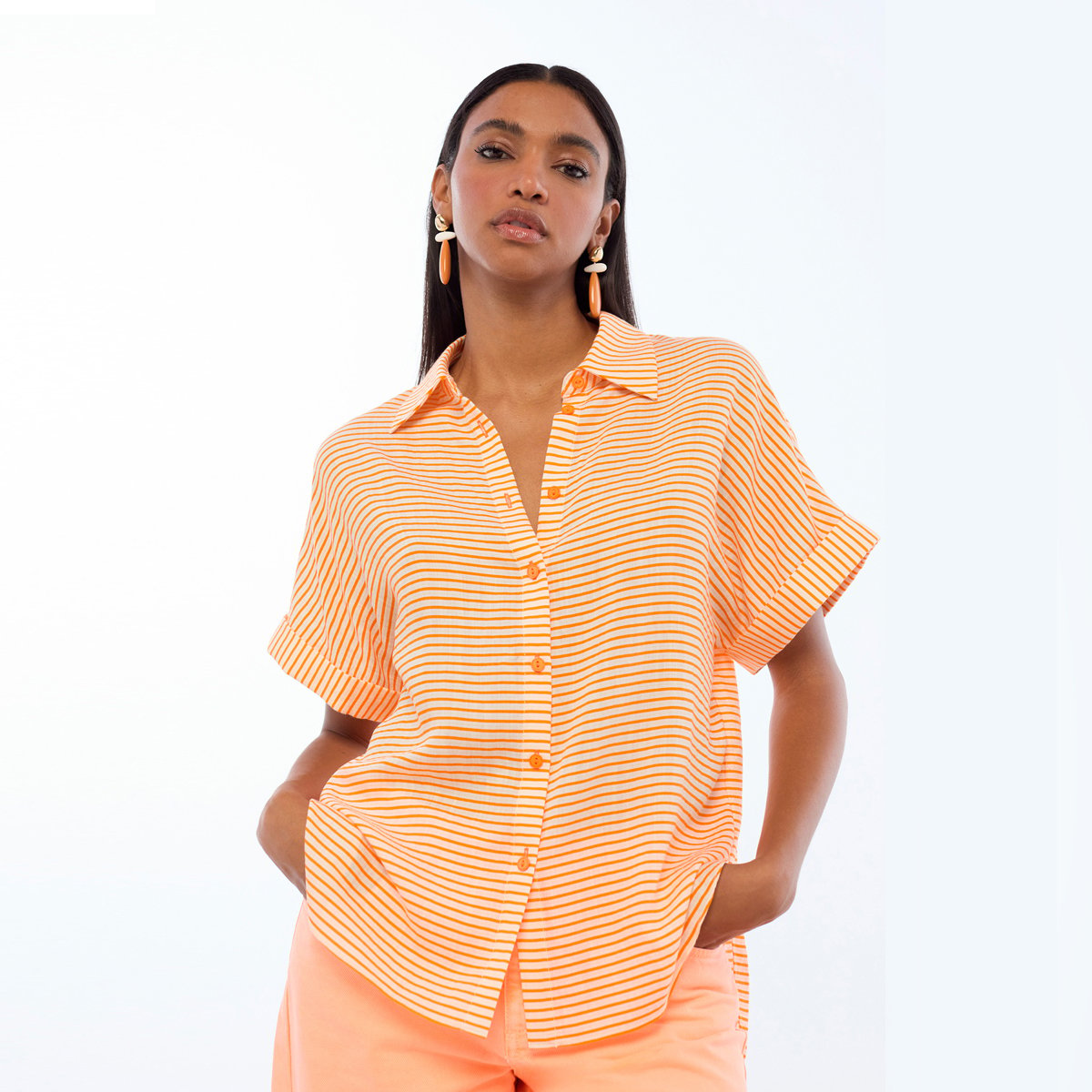 Blouse rayée à manches courtes et col chemise saumon, LOLA CASADEMUNT