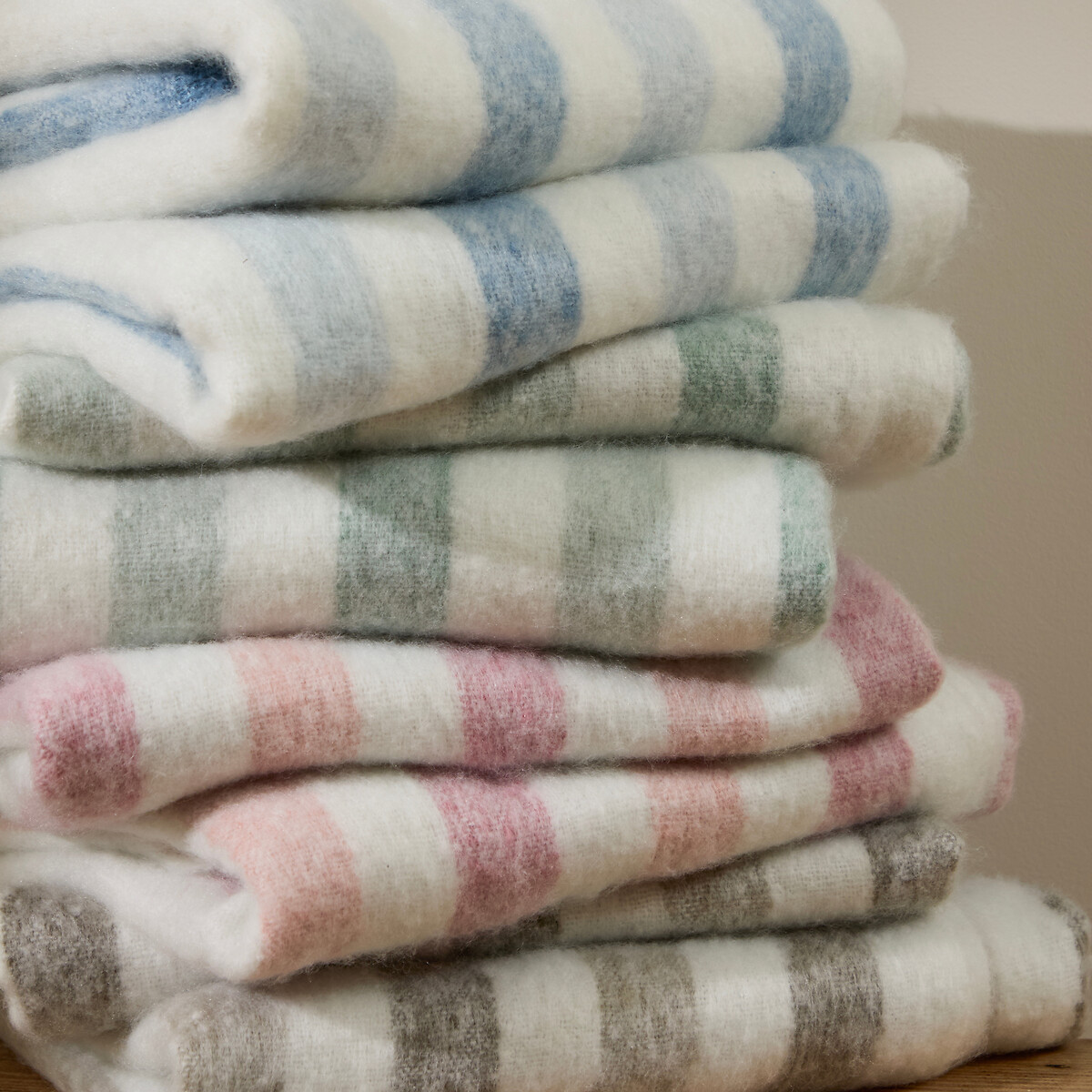 Beechwood Woven Stripe Throw pink, WYLDER