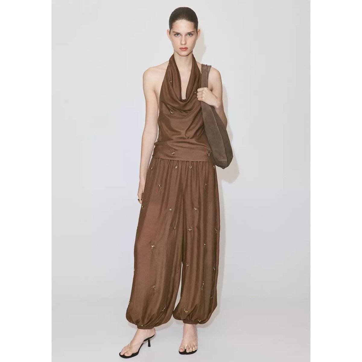 Top dos-nu avec détails brodés marron, MANGO