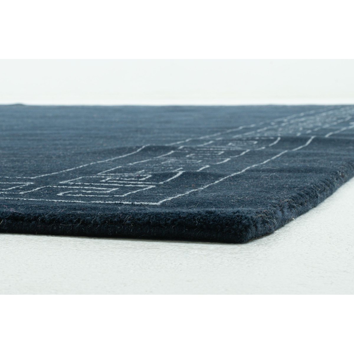 Tapis en laine vierge tissé à la main marine, THEKO