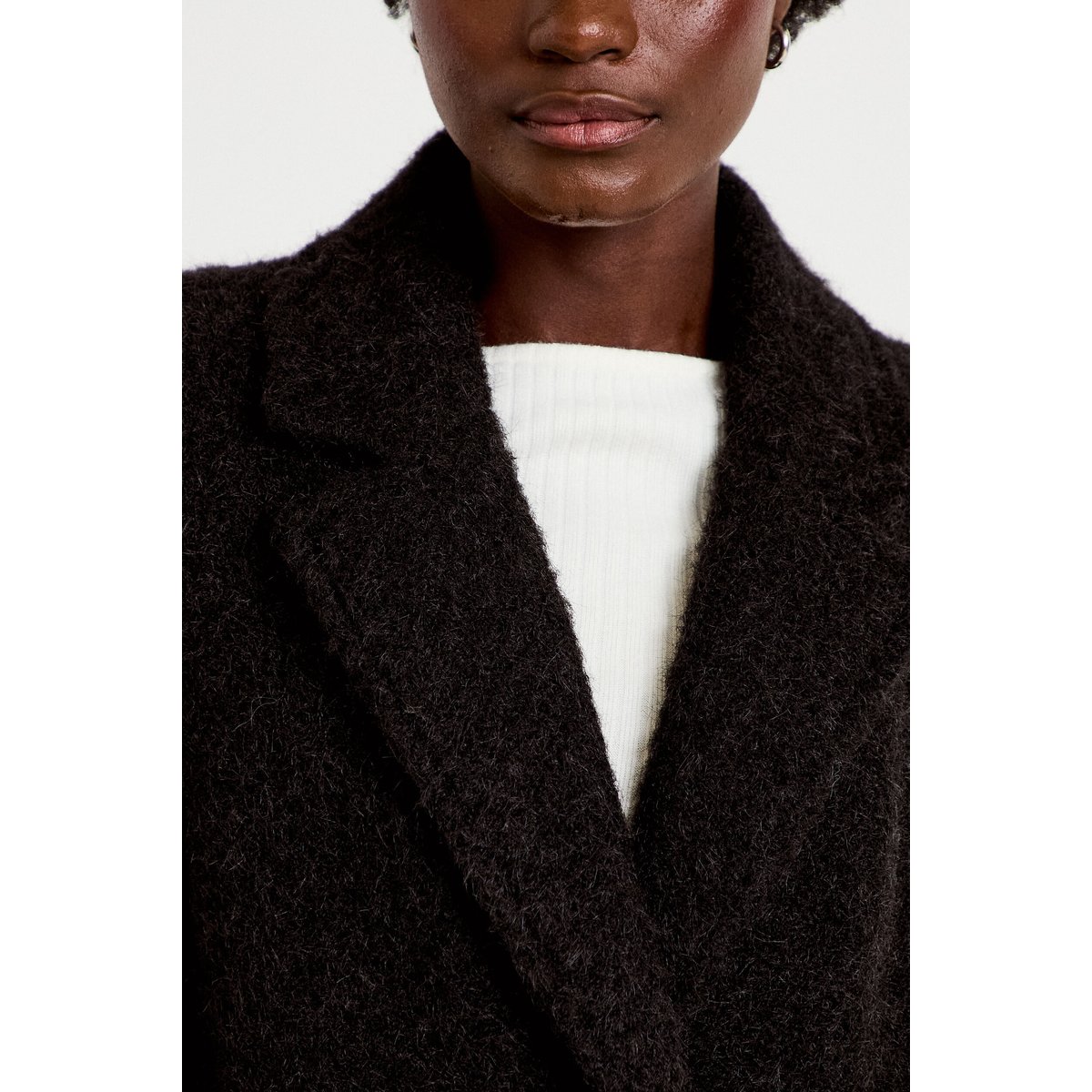 Manteau droit mi-long col tailleur noir, CACHE CACHE