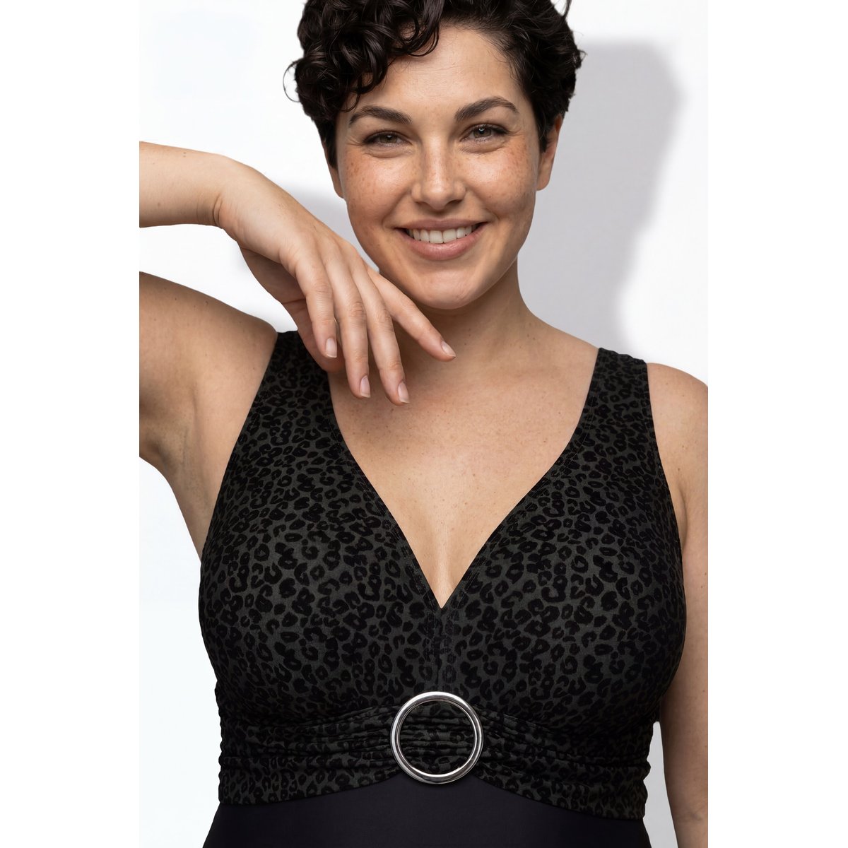Maillot de bain à bonnets souples. Anneau noir, ULLA POPKEN