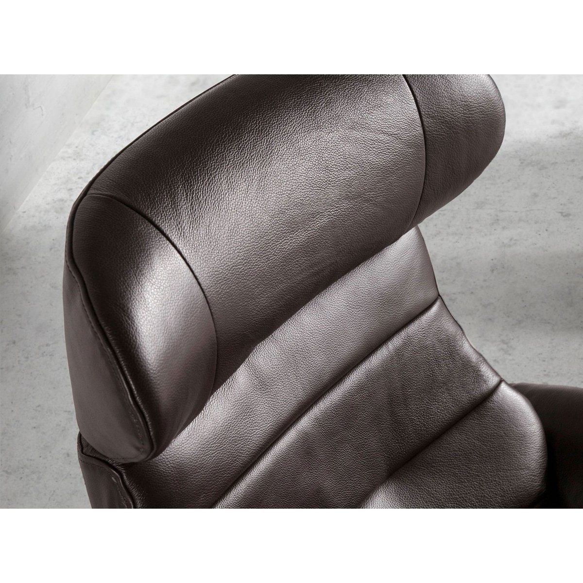 Fauteuil pivotant en cuir brun | gris anthracite, ANGEL CERDA