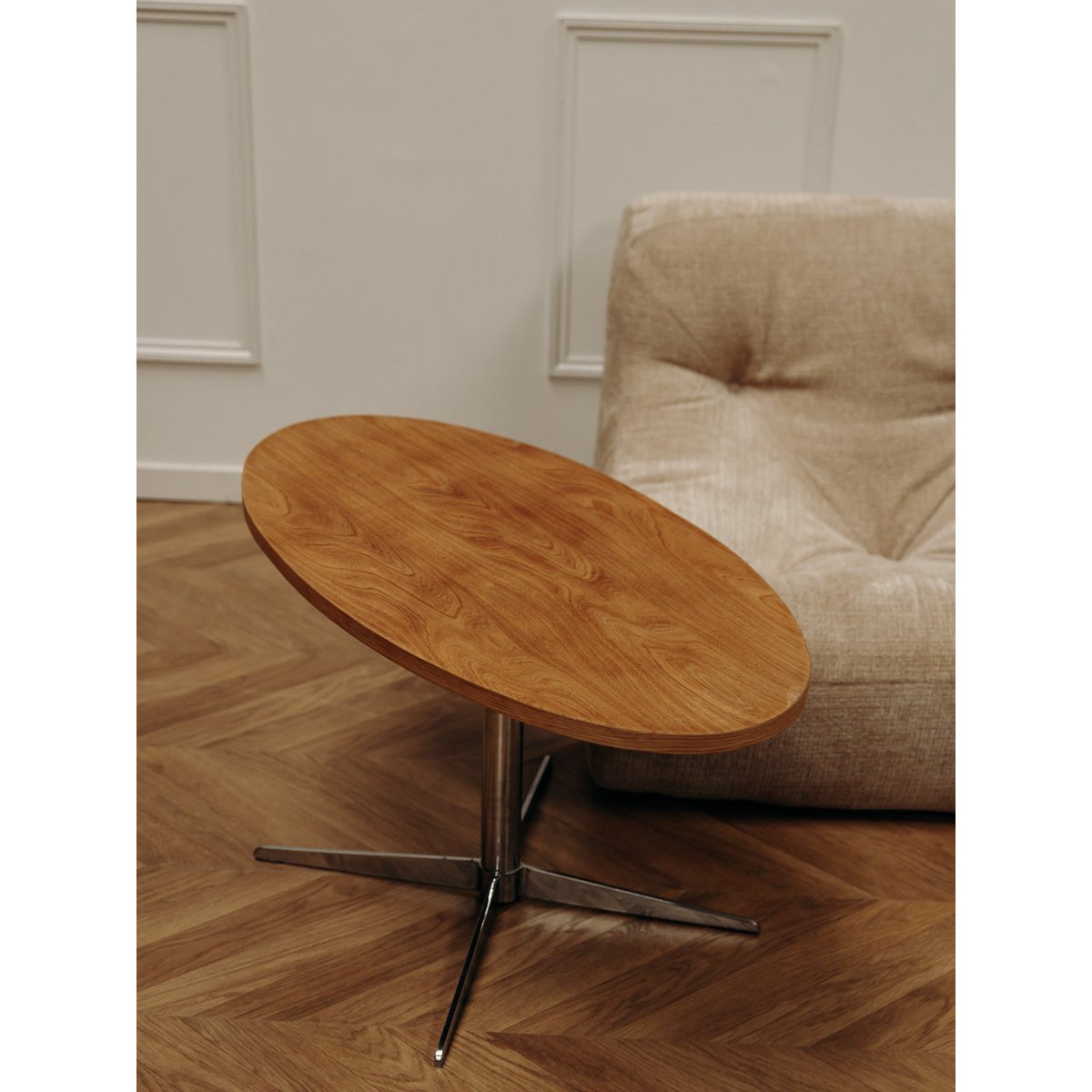 Table basse ovale au piétement métallique Donna N°987 - Bon état bois clair, DEBONGOUT