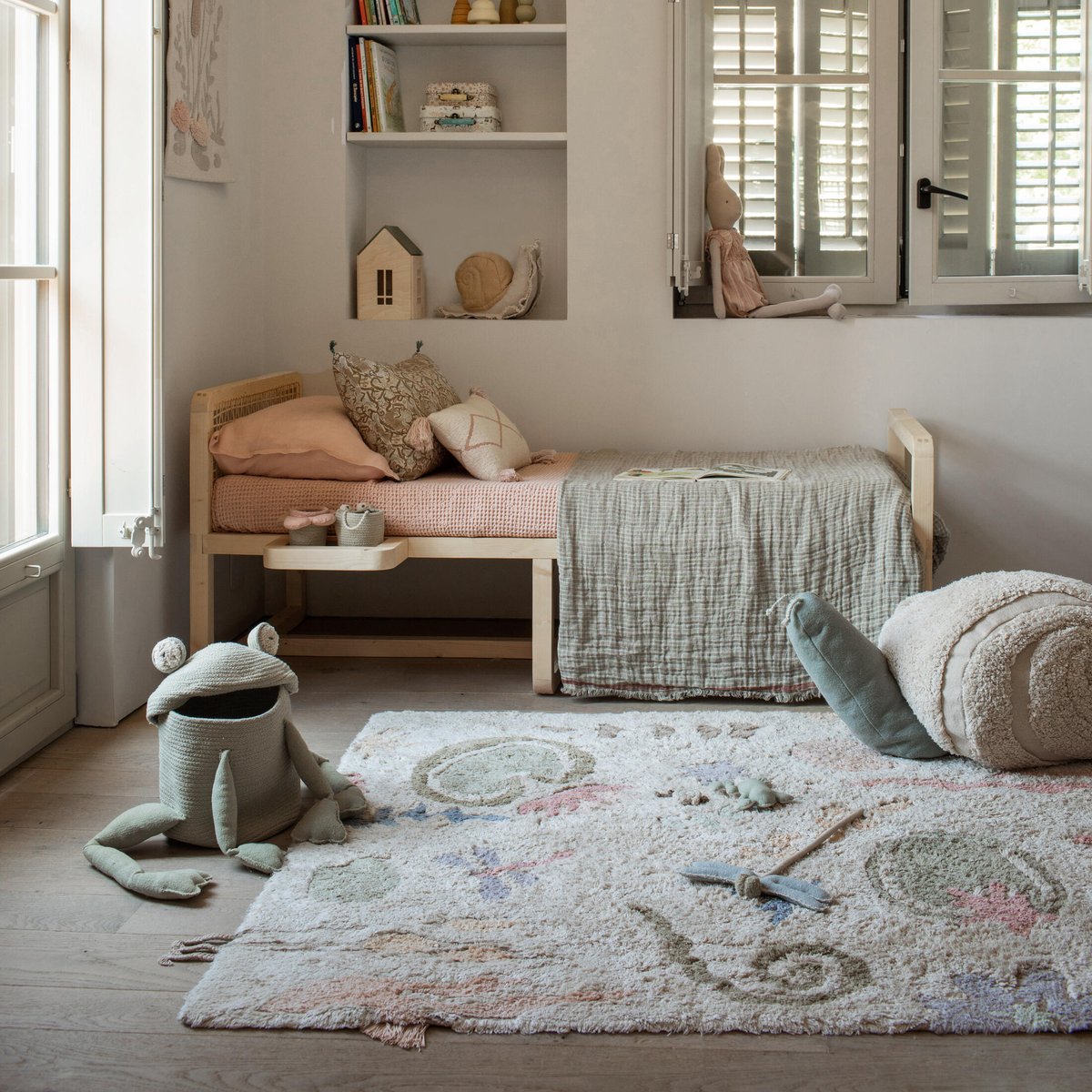 Pouf Monsieur Escargot naturel, bleu vintage, LORENA CANALS